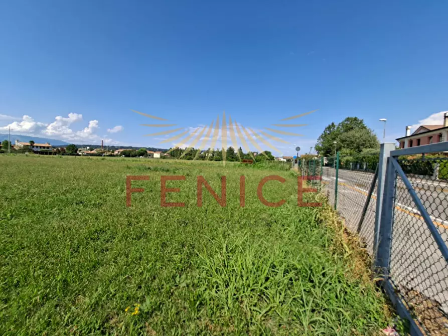 Immagine 30 di Terreno in vendita  in via feratine a Montebelluna