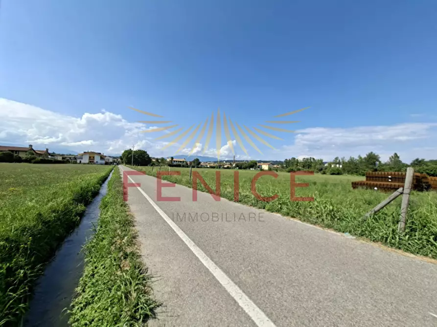 Immagine 32 di Terreno in vendita  in via feratine a Montebelluna