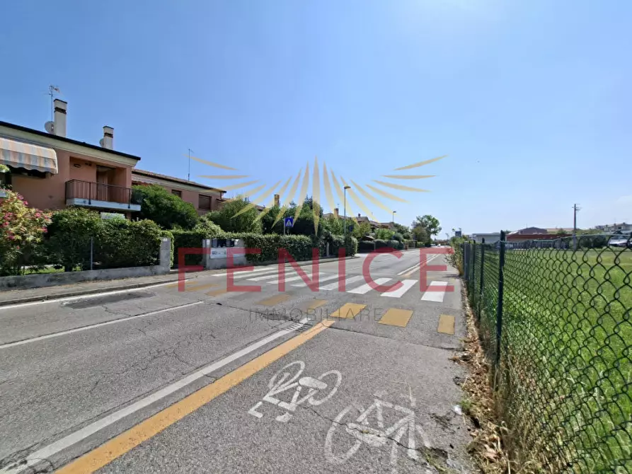 Immagine 35 di Terreno in vendita  in via feratine a Montebelluna