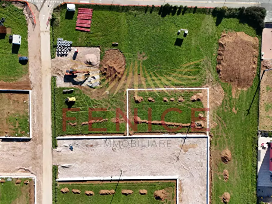 Immagine 36 di Terreno in vendita  in via feratine a Montebelluna