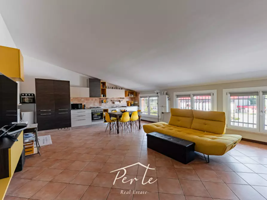 Immagine 1 di Appartamento in vendita  in Via Ferruccio Parri 20 a Curtatone