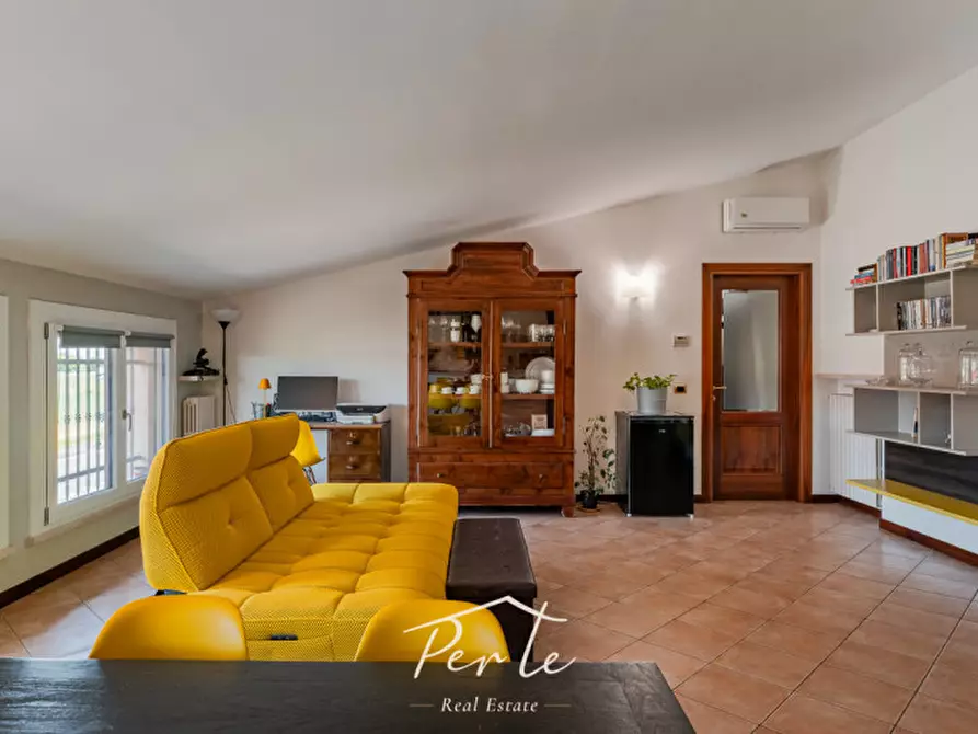 Immagine 6 di Appartamento in vendita  in Via Ferruccio Parri 20 a Curtatone