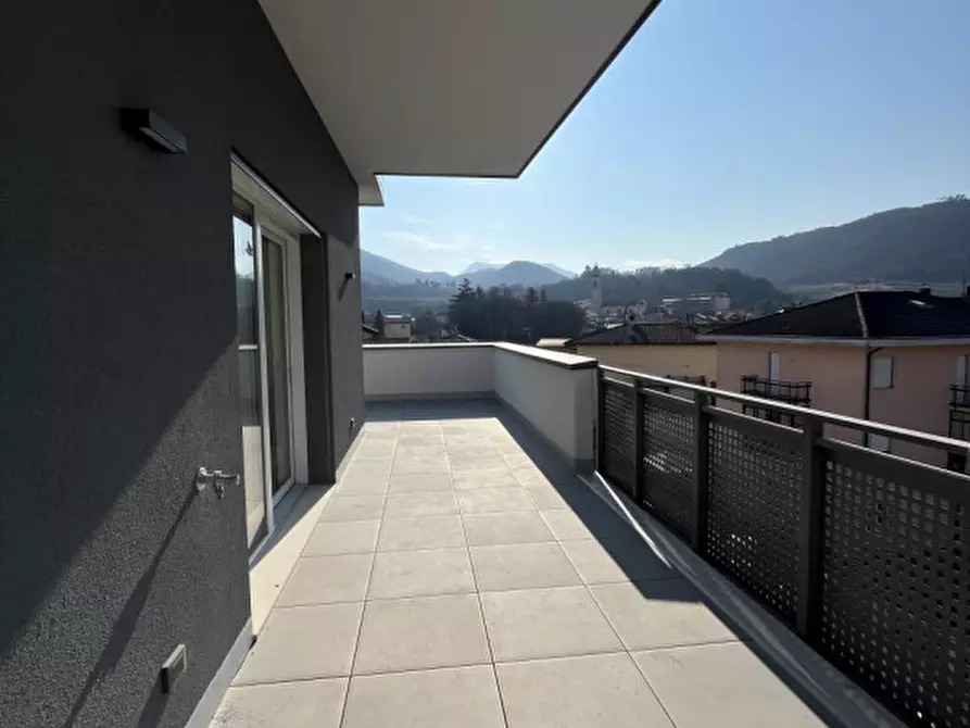 Immagine 2 di Attico in vendita  in volano a Volano