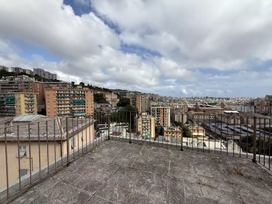 Immagine 12 di Appartamento in vendita  in Via Montenero a Genova