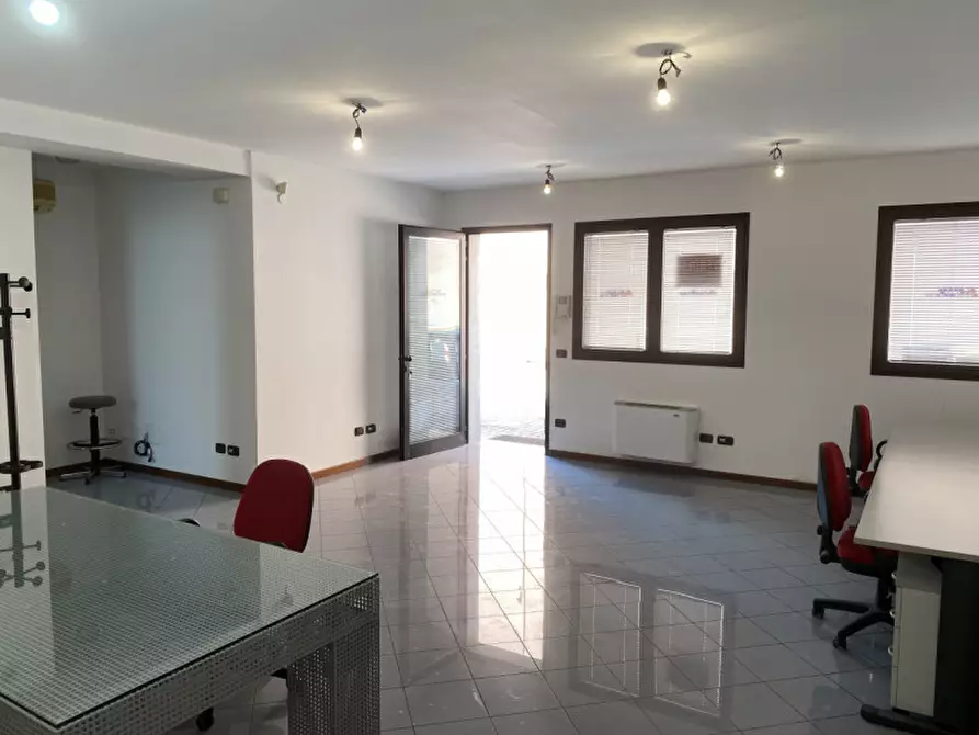Immagine 3 di Ufficio in vendita  in via Vigonovese a Padova