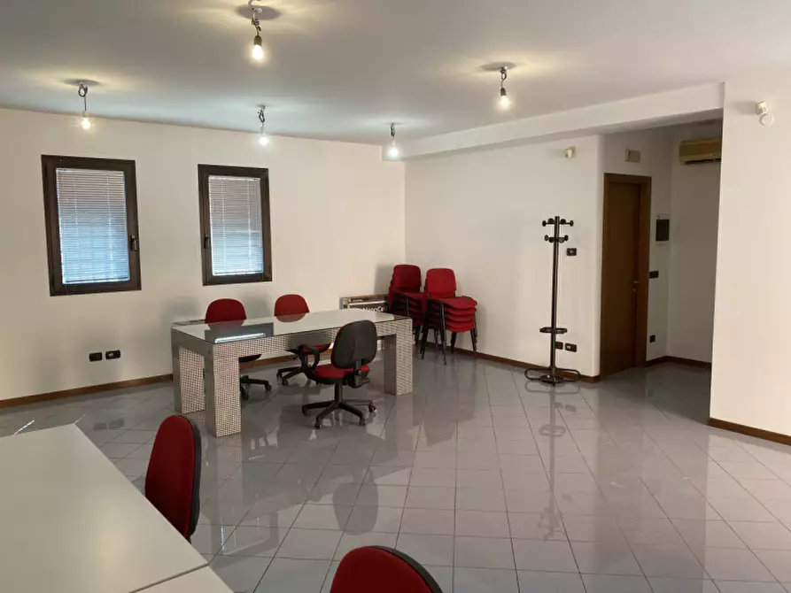 Immagine 9 di Ufficio in vendita  in via Vigonovese a Padova