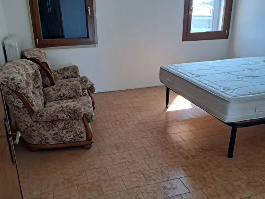 Immagine 7 di Appartamento in vendita  in via vittorio veneto a Curtarolo