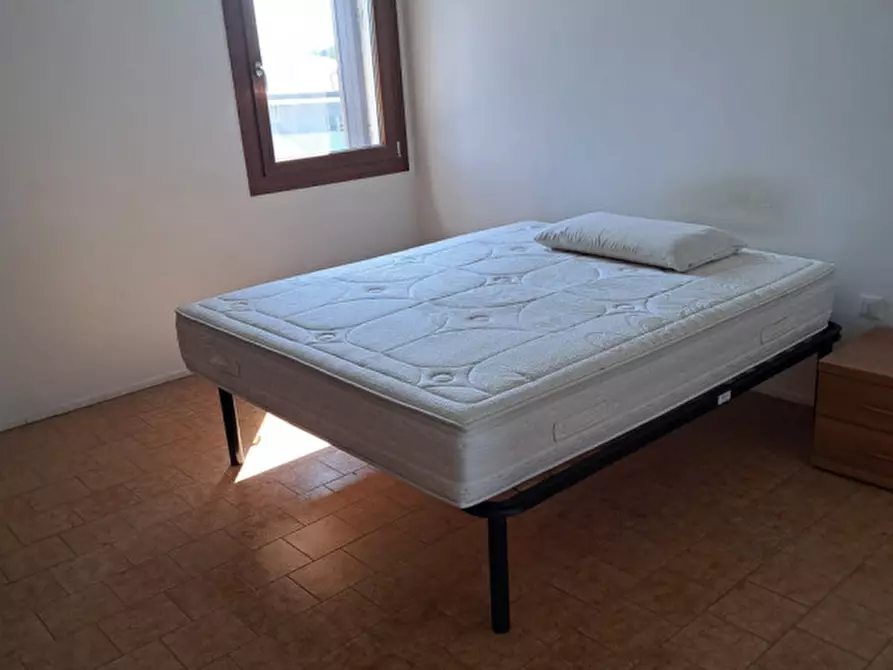 Immagine 8 di Appartamento in vendita  in via vittorio veneto a Curtarolo