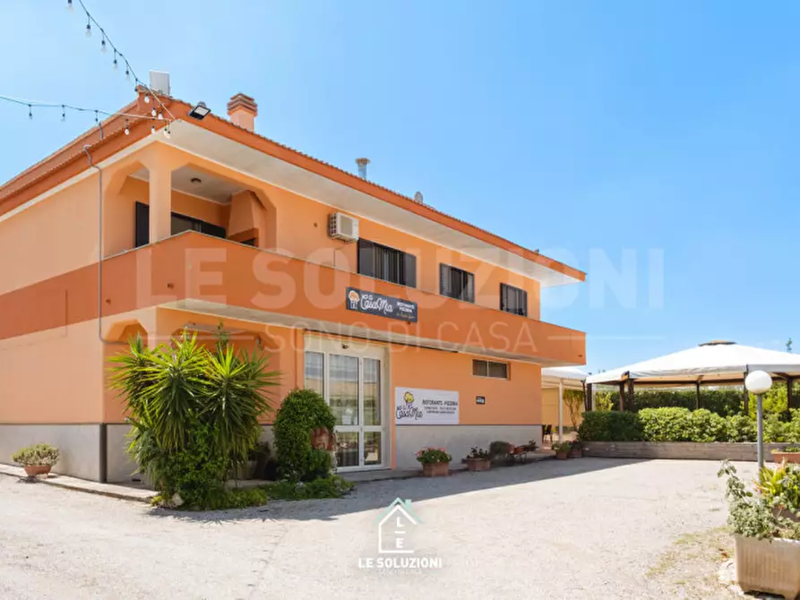 Immagine 3 di Villa in vendita  in strada vicinale cancello 96/C a Noci