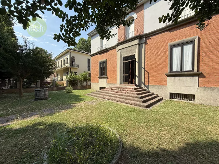 Immagine 1 di Casa bifamiliare in vendita  in Viale dei Tigli 9 a Legnago