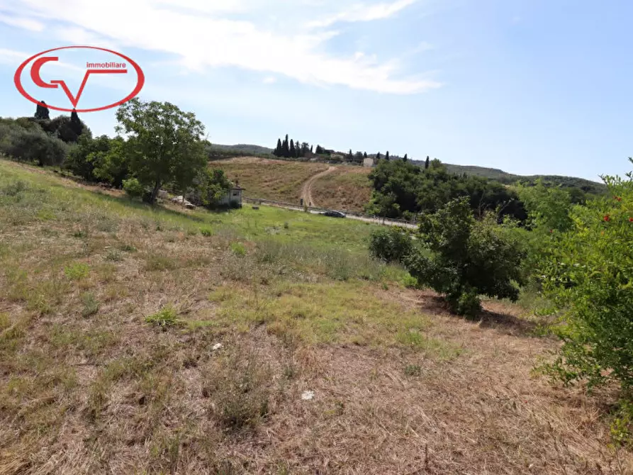 Immagine 1 di Magazzino in vendita  in levane a Montevarchi