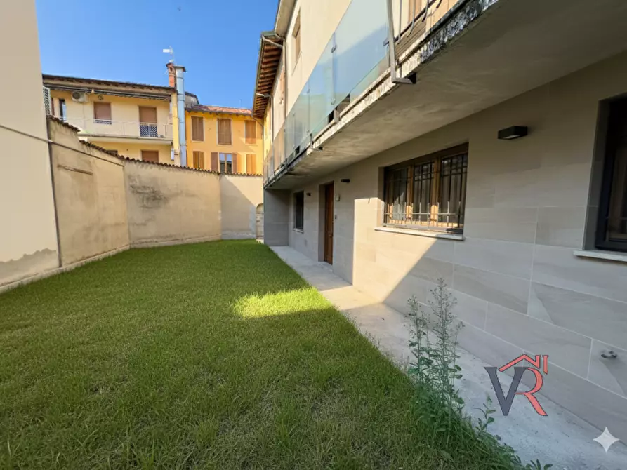 Immagine 1 di Casa indipendente in vendita  in Via Silvio Pellico a Bagnolo Mella