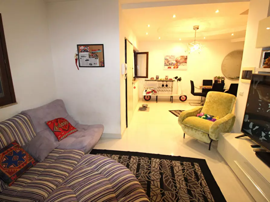 Immagine 6 di Villa in vendita  in Via Narcao a Roma