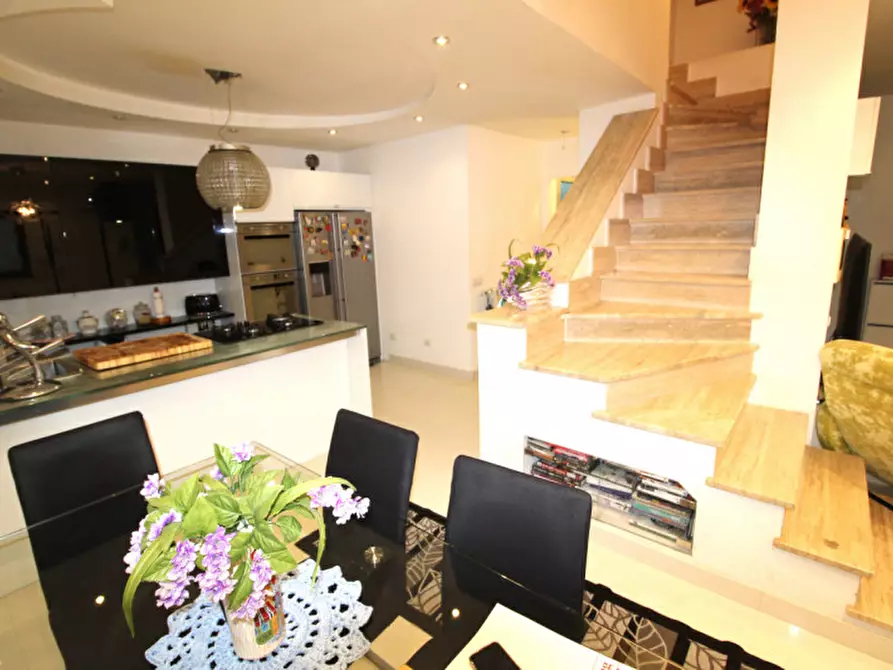 Immagine 7 di Villa in vendita  in Via Narcao a Roma