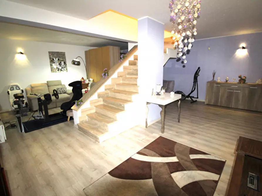 Immagine 8 di Villa in vendita  in Via Narcao a Roma