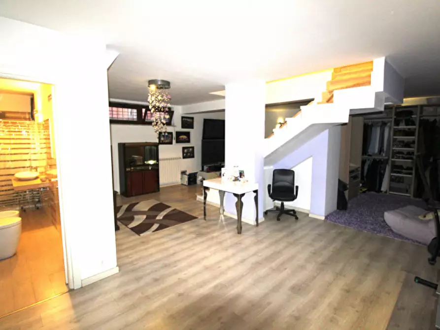 Immagine 17 di Villa in vendita  in Via Narcao a Roma