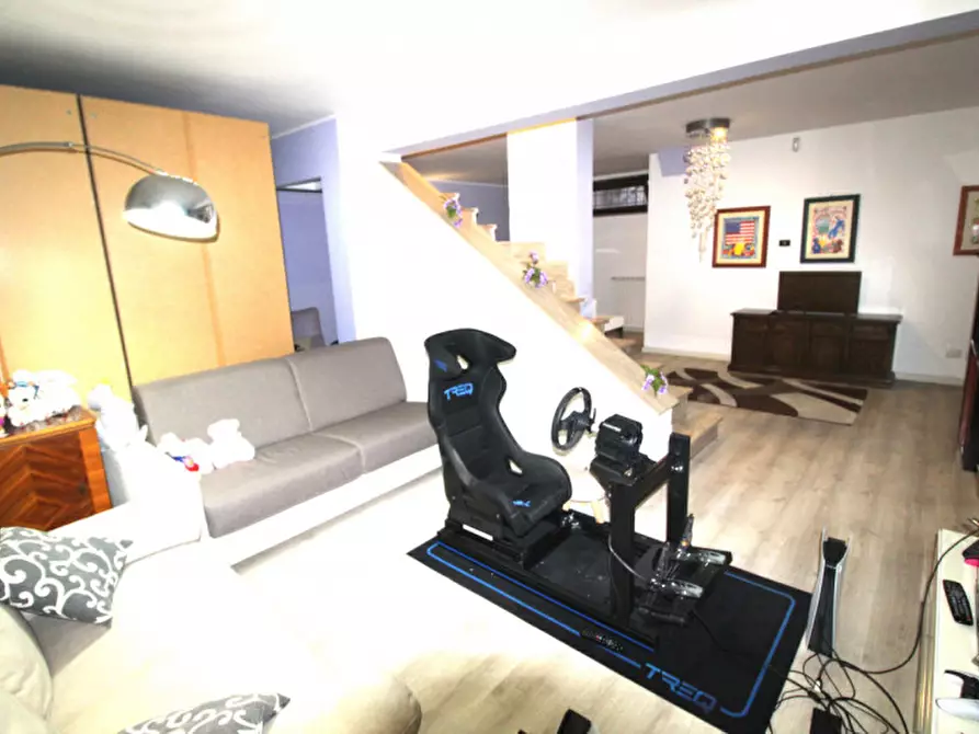 Immagine 18 di Villa in vendita  in Via Narcao a Roma