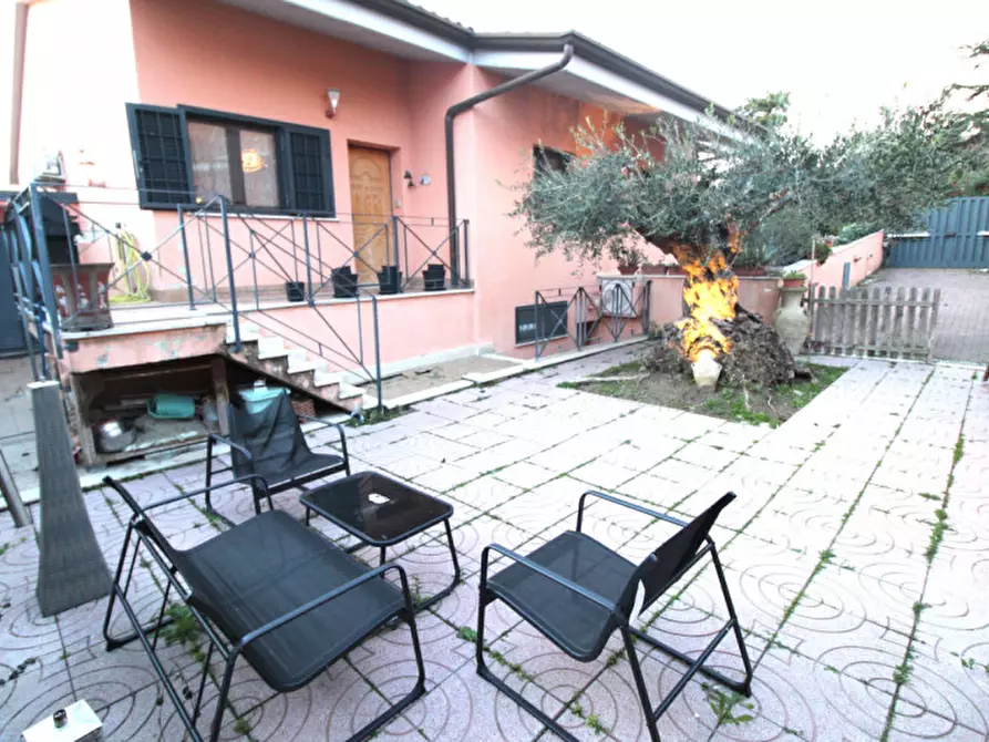 Immagine 23 di Villa in vendita  in Via Narcao a Roma