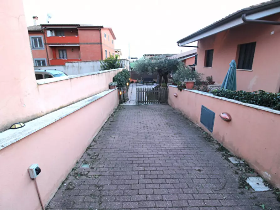 Immagine 25 di Villa in vendita  in Via Narcao a Roma