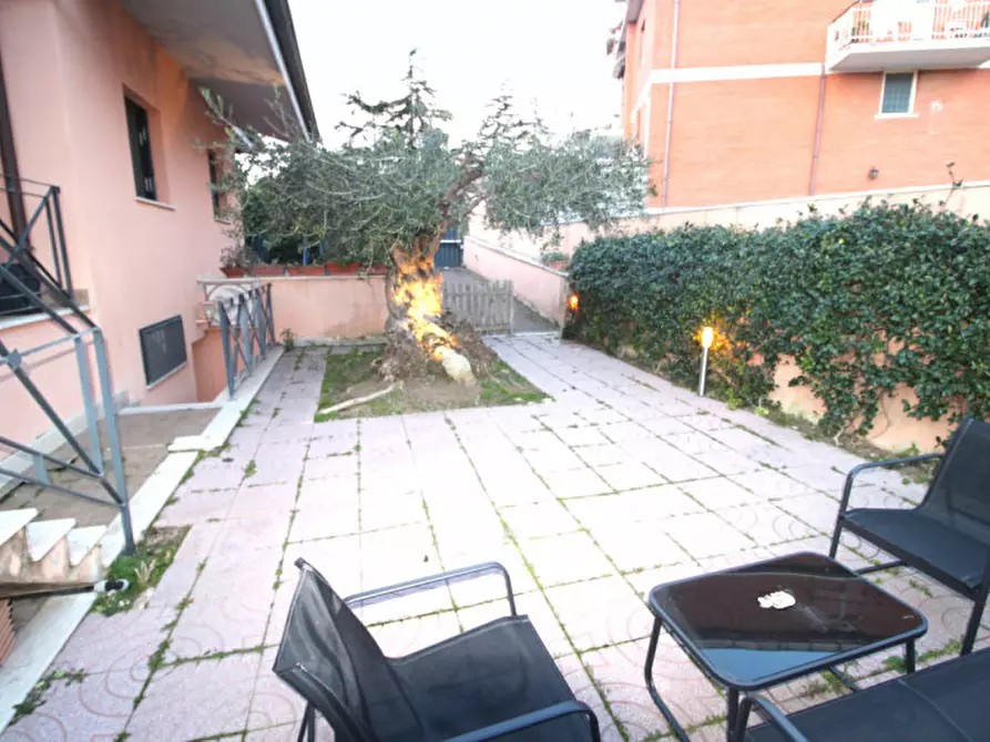 Immagine 27 di Villa in vendita  in Via Narcao a Roma