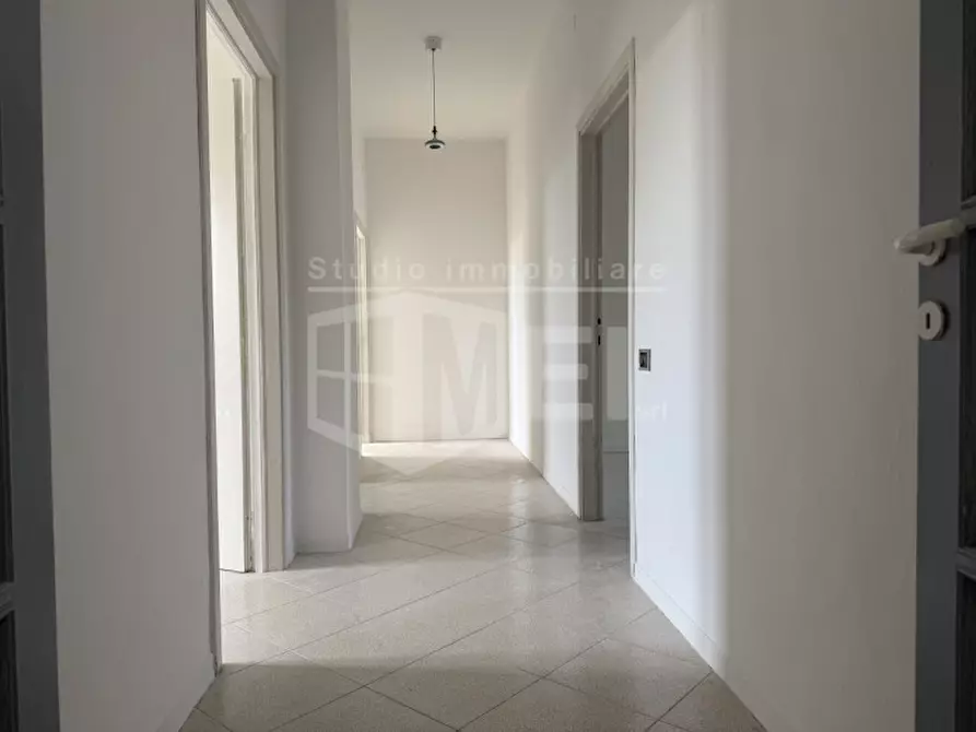 Immagine 10 di Appartamento in vendita  in Via Alessandro Volta a Cecina