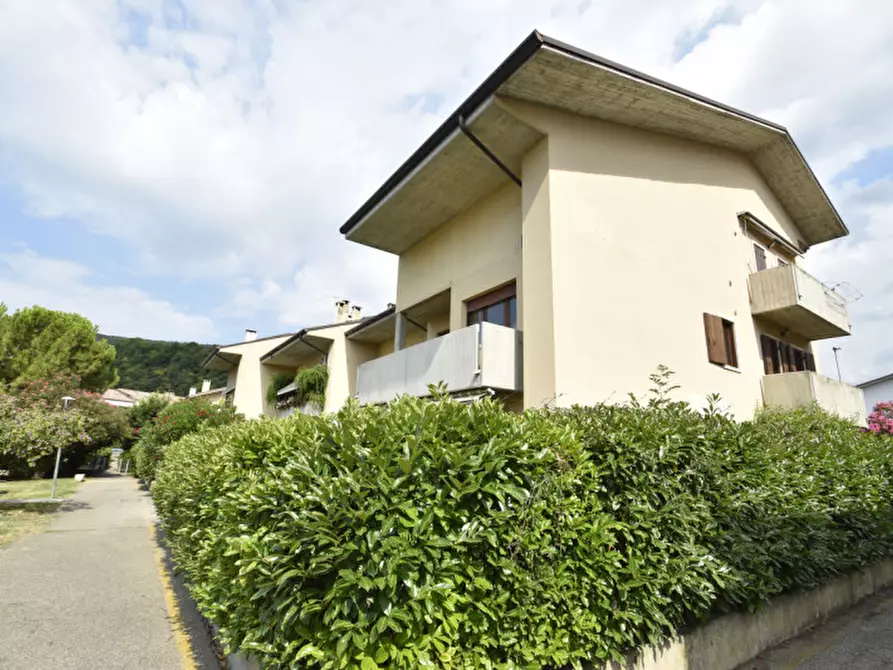 Immagine 2 di Appartamento in vendita  a Negrar di Valpolicella
