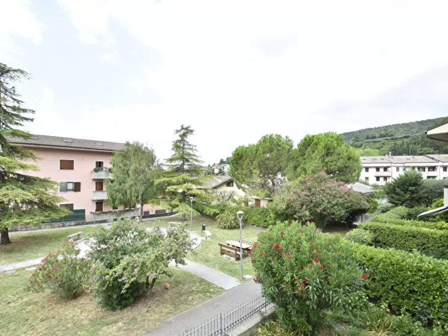 Immagine 9 di Appartamento in vendita  a Negrar di Valpolicella