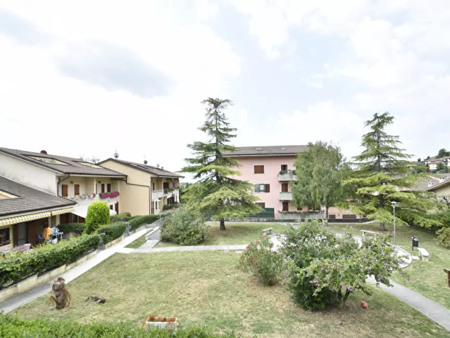 Immagine 11 di Appartamento in vendita  a Negrar di Valpolicella