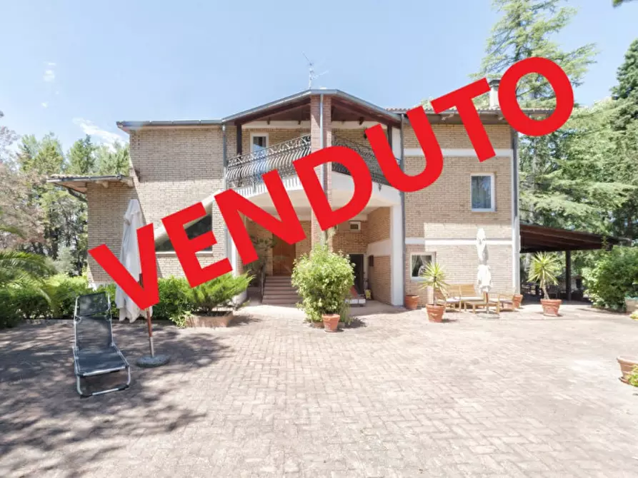 Immagine 1 di Villa in vendita  in C.da Villa Sibi a Moscufo