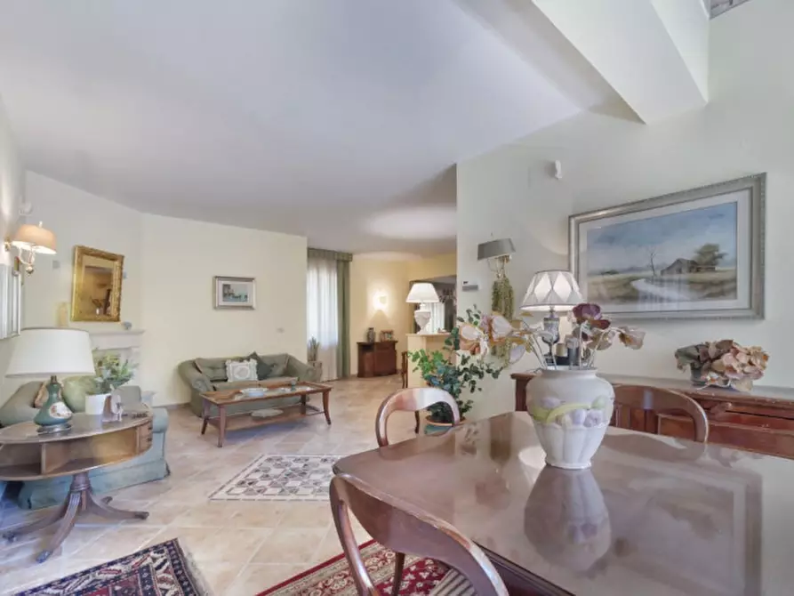 Immagine 3 di Villa in vendita  in C.da Villa Sibi a Moscufo