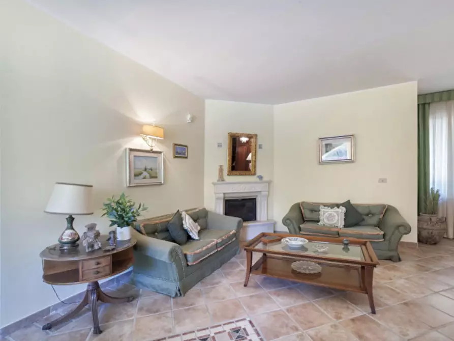 Immagine 3 di Villa in vendita  in C.da Villa Sibi a Moscufo