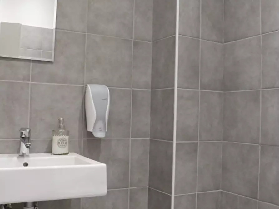 Immagine 9 di Negozio in vendita  in Meinhardstraße - Via Mainardo a Merano .Meran.