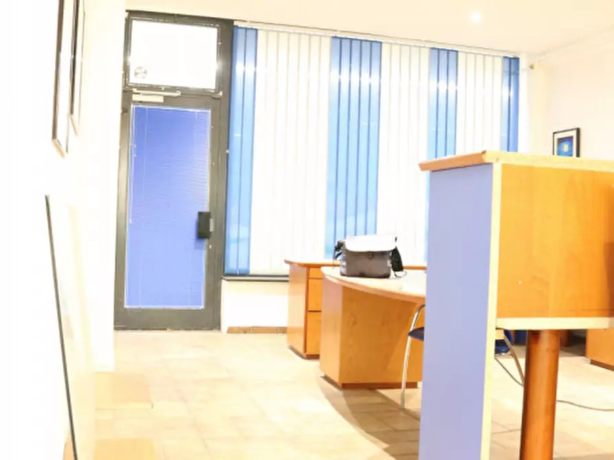 Immagine 12 di Negozio in vendita  in Meinhardstraße - Via Mainardo a Merano .Meran.