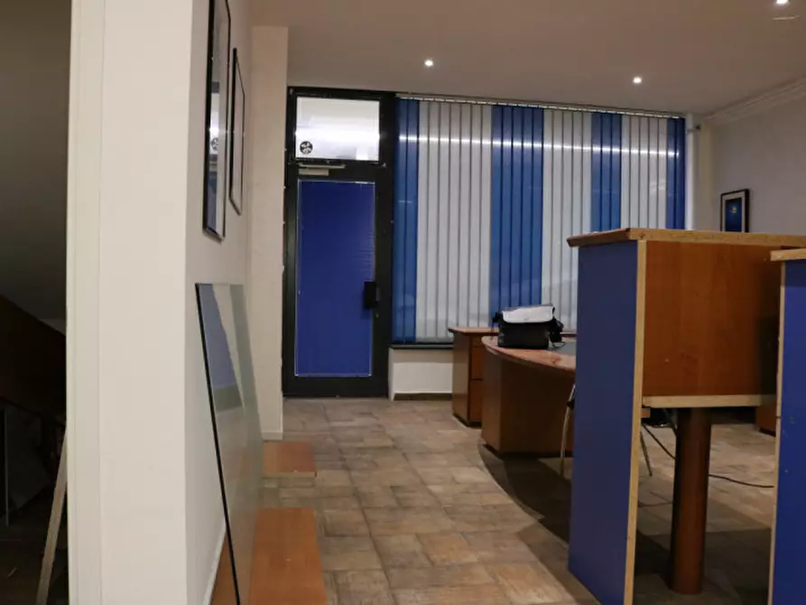 Immagine 15 di Negozio in vendita  in Meinhardstraße - Via Mainardo a Merano .Meran.