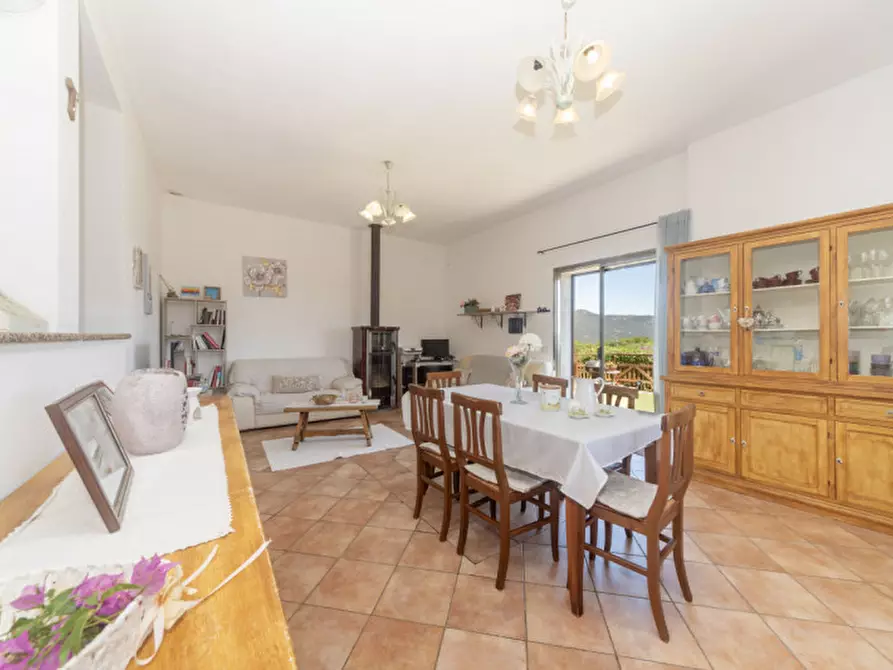 Immagine 8 di Villa in vendita  in Via Cugnana a Olbia