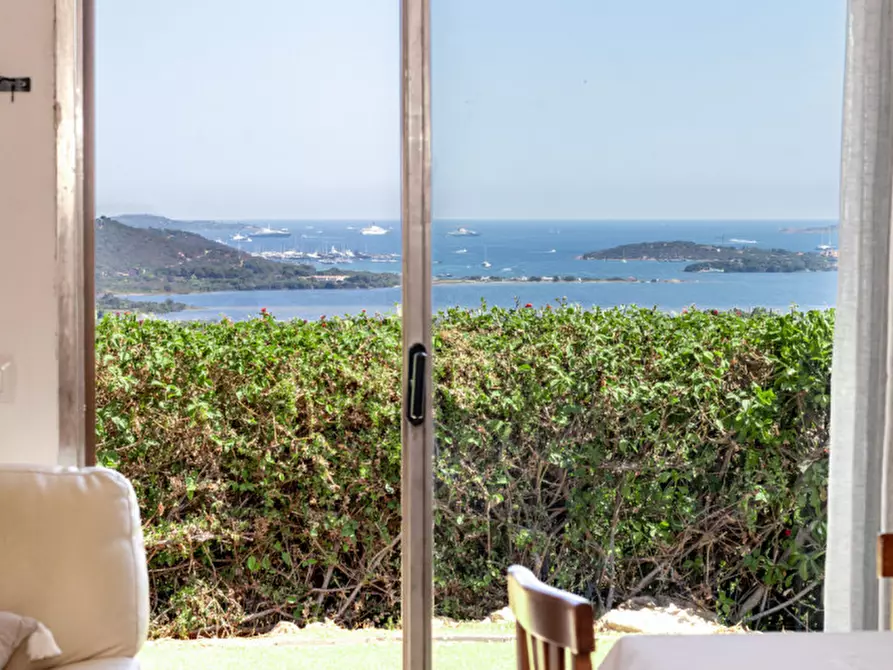 Immagine 29 di Villa in vendita  in Via Cugnana a Olbia