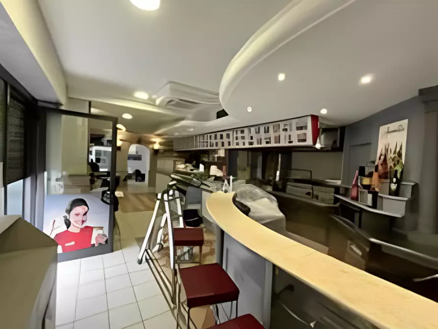 Immagine 3 di Attività commerciale in vendita  in Via Nazionale, 44 a Calco