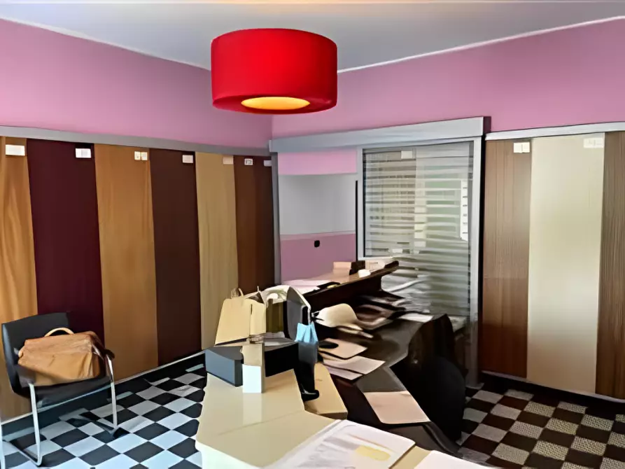 Immagine 4 di Attività commerciale in vendita  in Via Nazionale, 44 a Calco