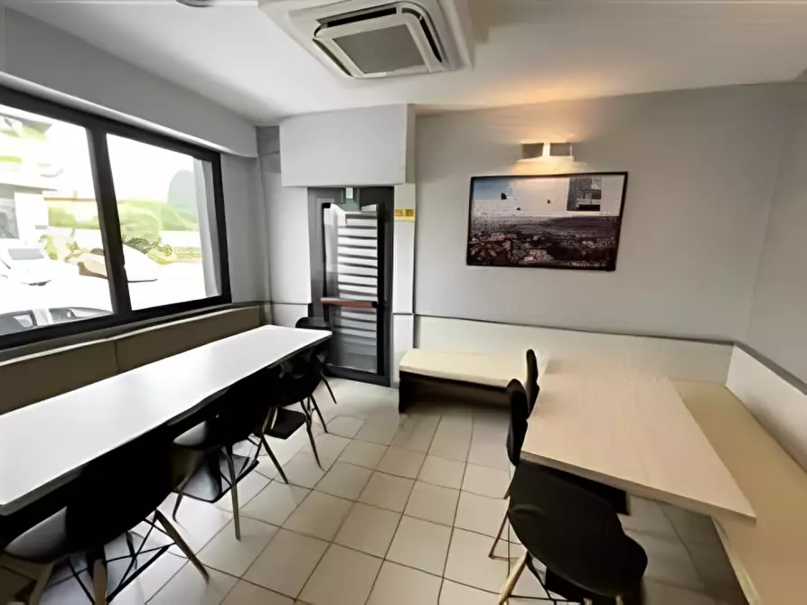 Immagine 5 di Attività commerciale in vendita  in Via Nazionale, 44 a Calco