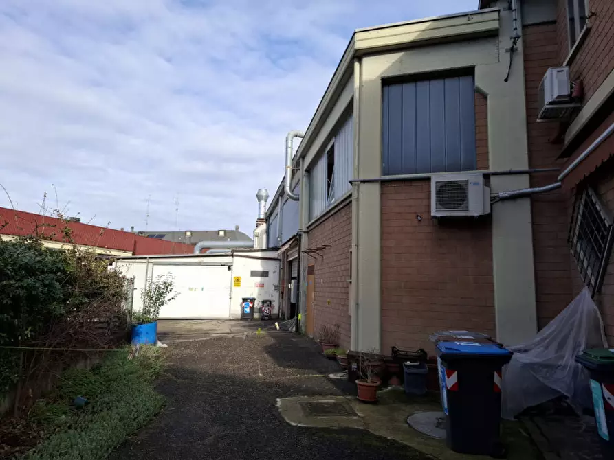 Immagine 2 di Capannone industriale in vendita  in via delfini 60 a Modena