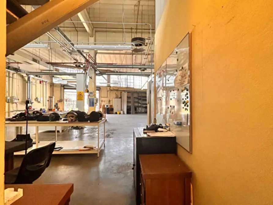 Immagine 8 di Capannone industriale in vendita  in via delfini 60 a Modena