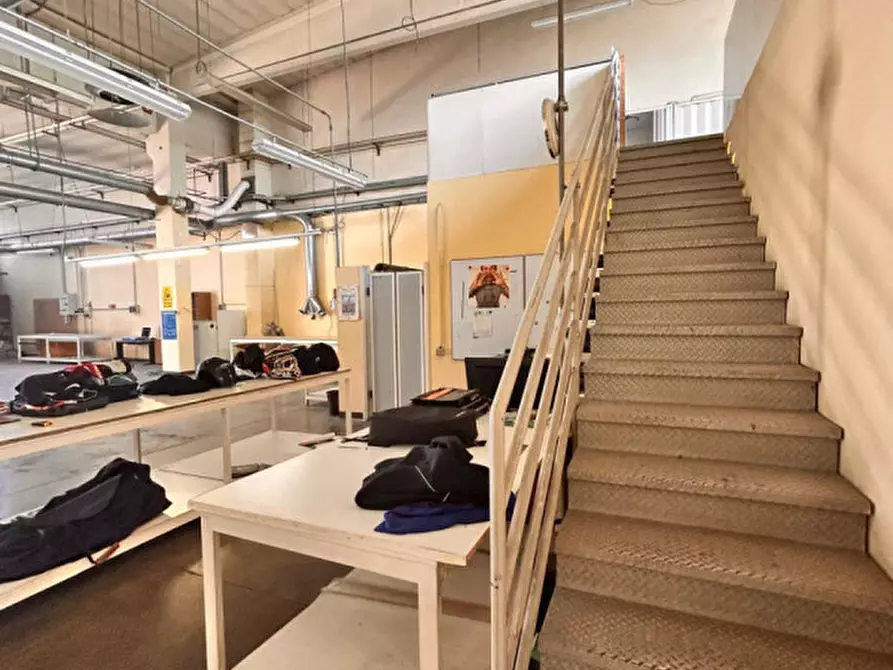 Immagine 9 di Capannone industriale in vendita  in via delfini 60 a Modena