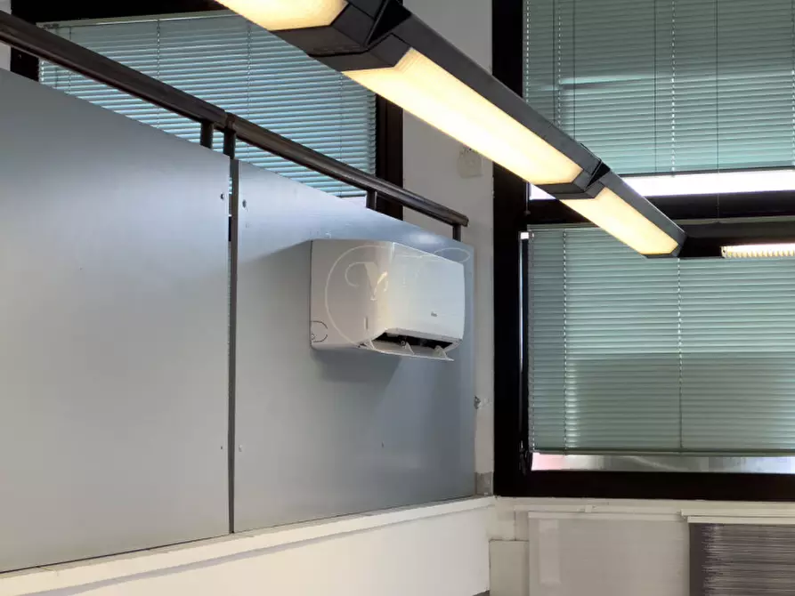 Immagine 6 di Negozio in vendita  in Via Tommaso Temanza a Padova