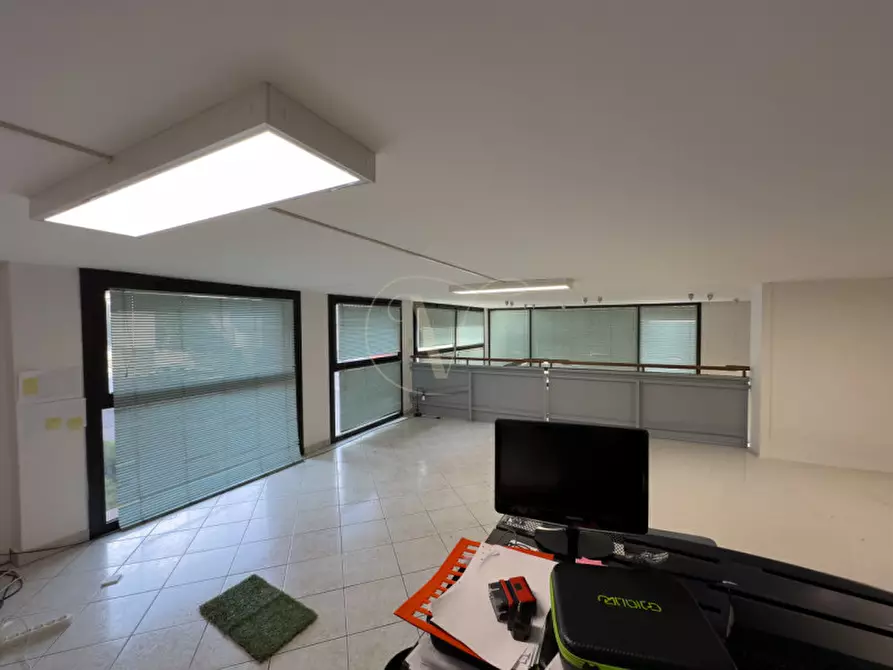 Immagine 11 di Negozio in vendita  in Via Tommaso Temanza a Padova