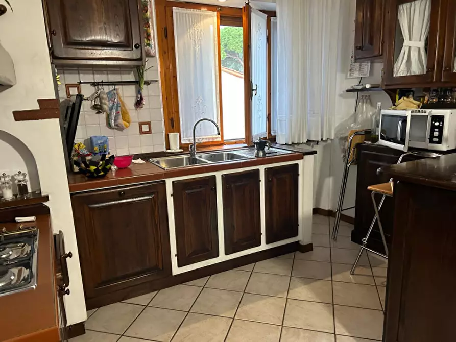 Immagine 2 di Casa indipendente in vendita  in VIA CASTROCANE a Lastra A Signa