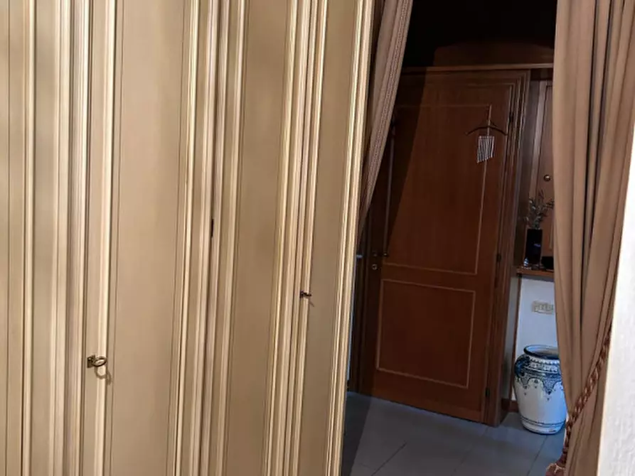 Immagine 10 di Casa indipendente in vendita  in VIA CASTROCANE a Lastra A Signa