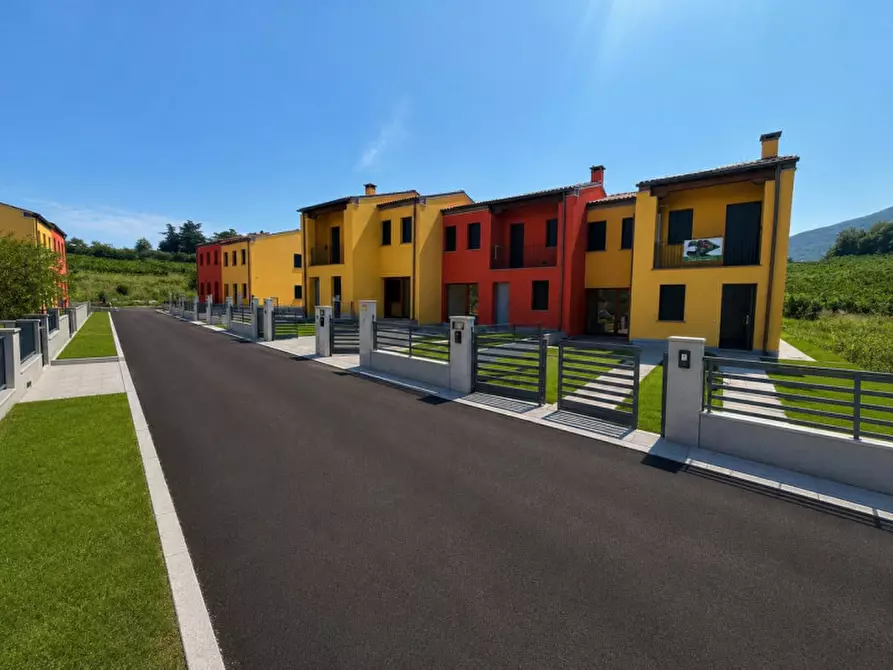 Immagine 1 di Villetta a schiera in vendita  in Piazza liberazione n. 50 a Vo