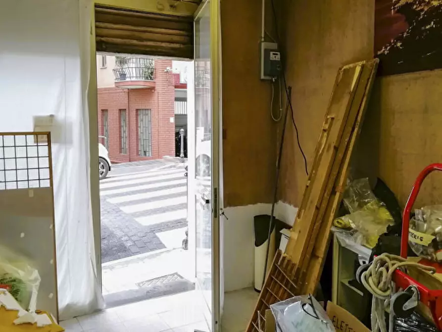 Immagine 3 di Magazzino in vendita  in Via Martiri della Libertà a San Remo