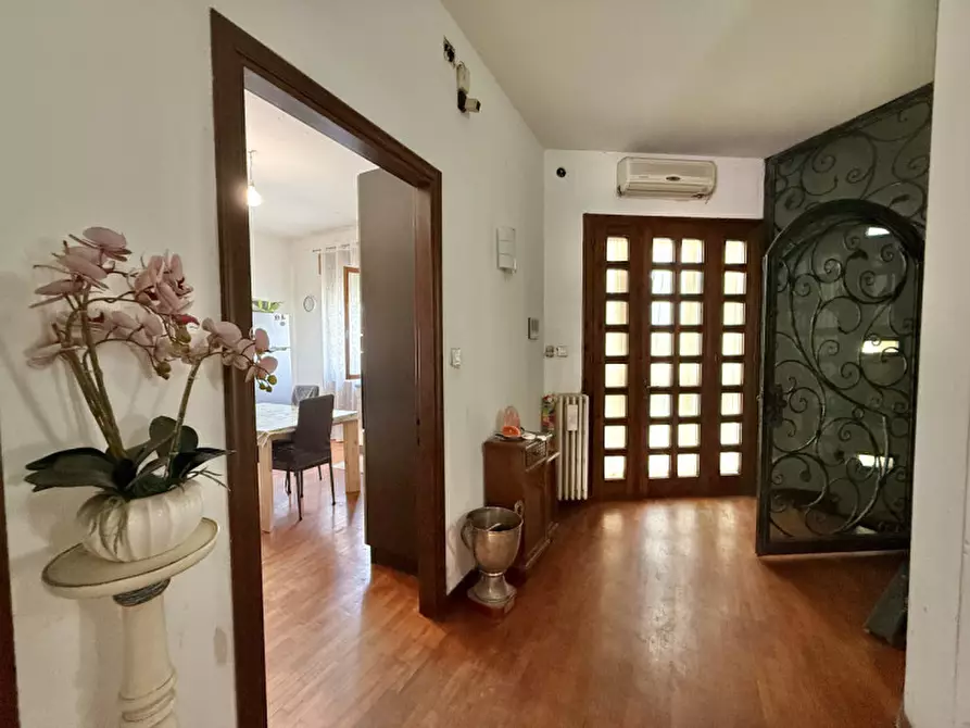 Immagine 2 di Casa indipendente in vendita  in Via Goffredo Mameli a Solesino