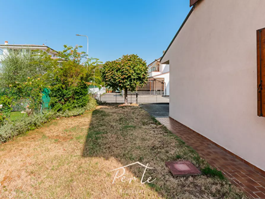 Immagine 6 di Villetta a schiera in vendita  in Via Andrea Mantegna 73 a Curtatone